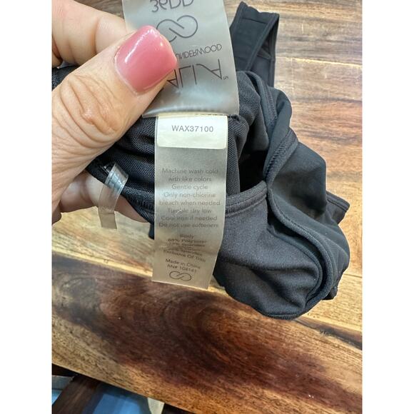 Calia by Carrie Underwood Black Fixed Cup shaped Support Sports Bra Size Medium - Picture 4 of 6